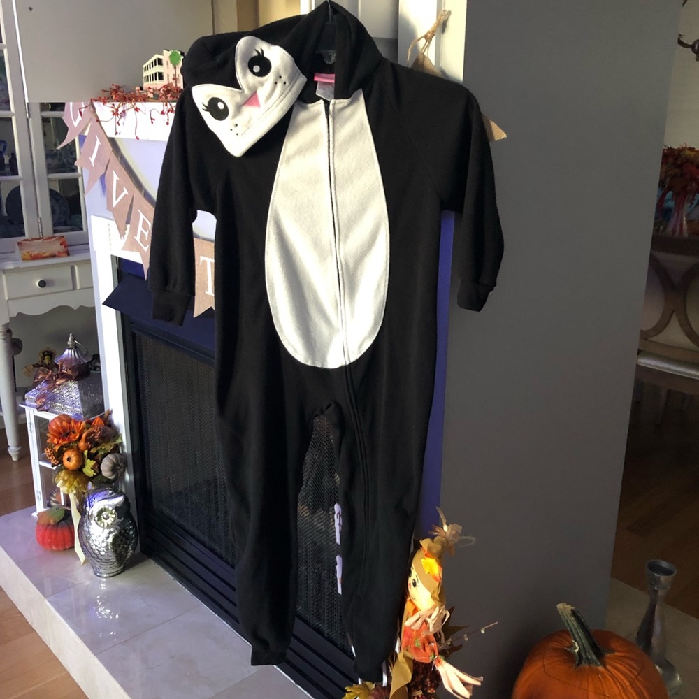 NWOT Imagine Penguin One Piece Hooded Onesie Jumpsuit Pajamas Costume Outfit
